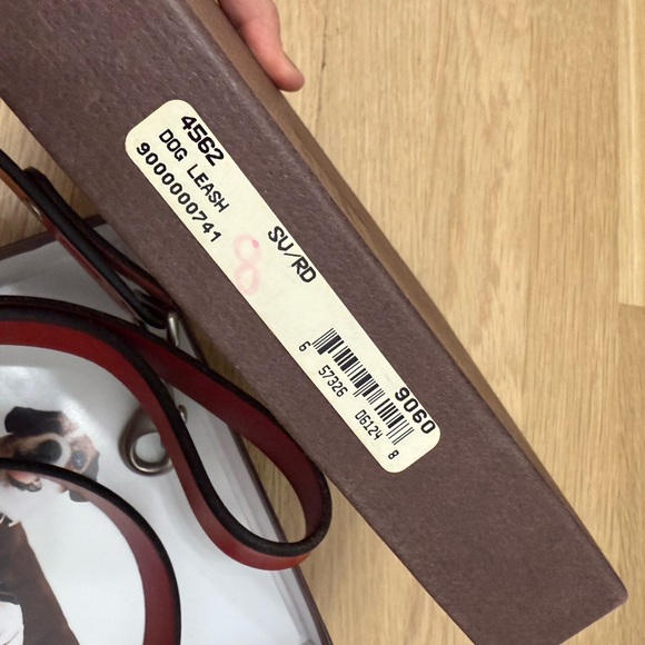 Coach Red Dog Leash - Picture 6 of 6